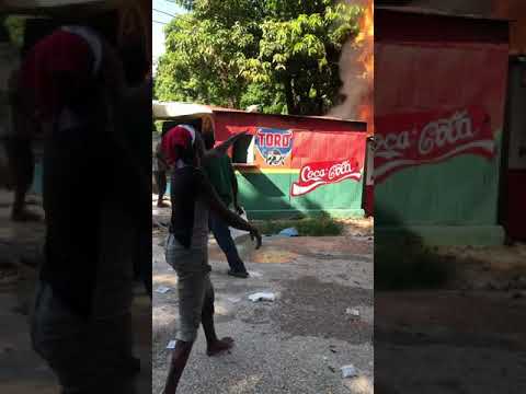 Manifestants yo pa evite kay moun ni bien privée moun