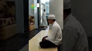 Download lagu Buya Yahya Saat Bertemu Habib Zen Baharun (Putra Guru Beliau, Habib Hasan Bin Ahmad Baharun ) mp3