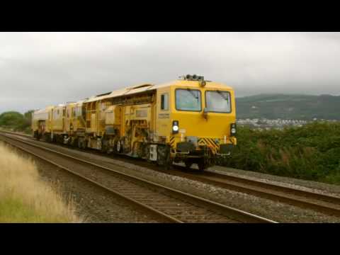 Prestatyn 22.8.2016 - Network Rail Tampers DR77907 & DR73117 - Plasser & Theurer