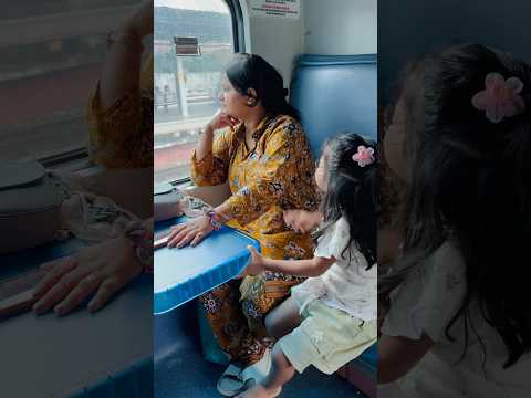 Advika ko train m masti karni thi 😂 #shorts