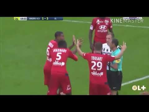 Brazilian  CB Marcelo receives a funny red card during Ligue1 match!