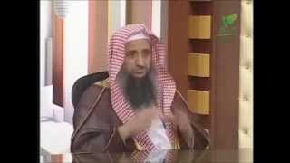 17-62/ هل يجوز مسك المصحف فى الصلاة ؟ ll الشيخ عبد المحسن الزامل image