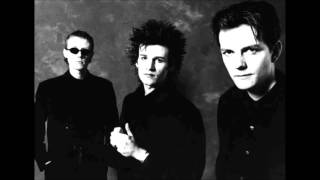 Love &amp; Rockets - Haunted When The Minutes Drag