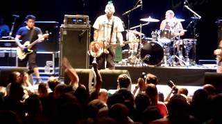 Backstage Passport Theme &amp; What&#39;s The Matter With Parents Today - NOFX @ 013 Tilburg (2013), I