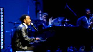 "Quickly / Piano Outro" performed live by John Legend in Honolulu, Hawaii