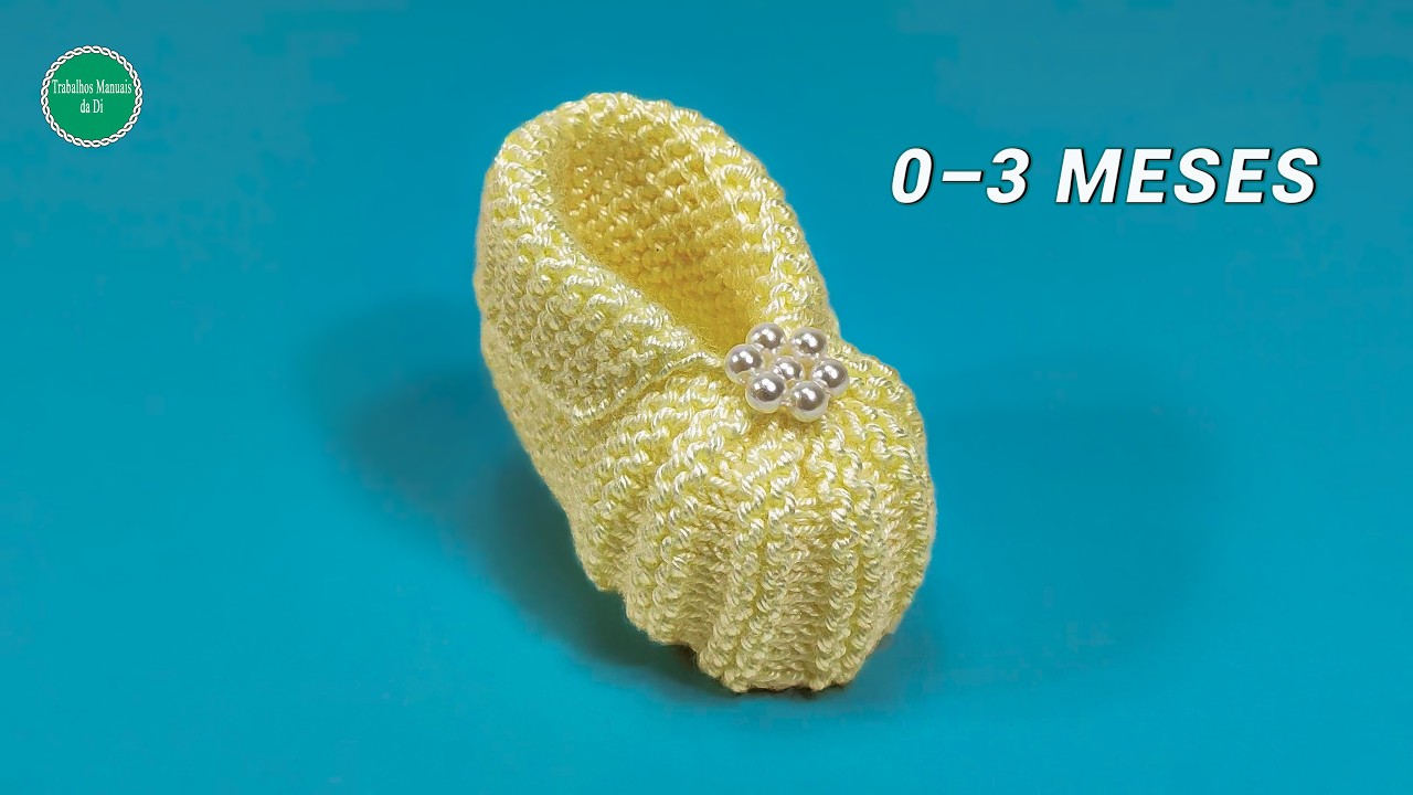 Knitting baby shoes