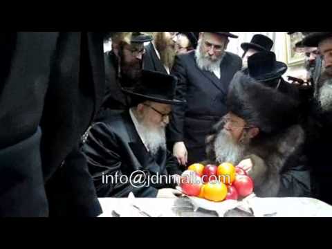 Skvere Rebbe Visiting Various Rabonim 5771