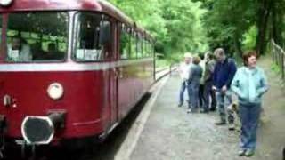 preview picture of video 'Schienenbus auf der Kasbachtalbahn_01'