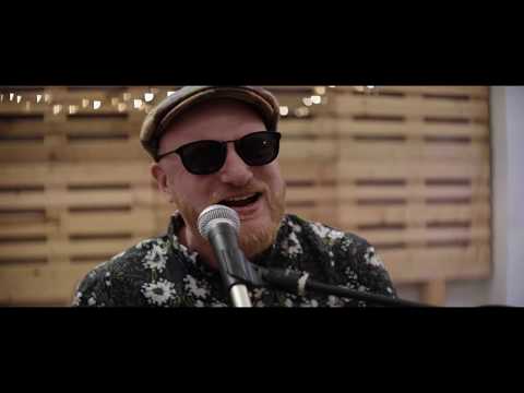Flo Mega - Ferddich (Akustik Version)