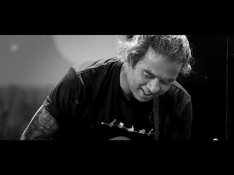 လင်းလင်း - ခွေးဇတ်ခင်းတဲ့ သီချင်း (Lynn Lynn Authentic Live Concert Ver.)