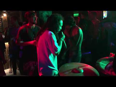 Bugs and Roots fam - Vampire