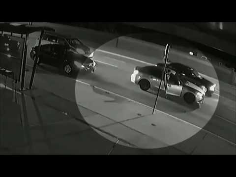 Mann klaut Geldbeutel von Unfallopfer...