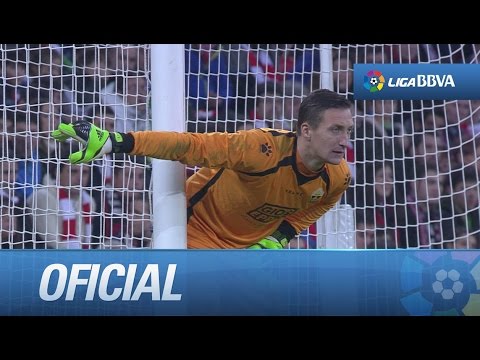 Lanzamiento de falta de Susaeta rozando la cruceta