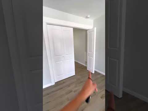 Available Now! Highly Desired Crown Point/Pacific Beach Junior 1BD/1 BA Apartment! - Video 2 of 2