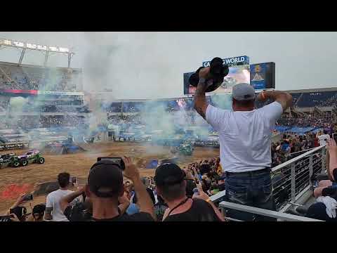 Grave Digger's 40th Anniversary Truck Epic Encore Jump!