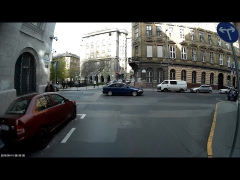 Mirror mirror on the wall... - Tükröm-tükröm, mondd meg nékem...