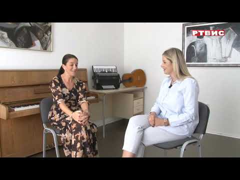 "Okom kamere", prvi nastup imala je sa pet godina, profesor solfeđa Ivana Cerović, RTVIS, 4.10.2023.