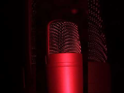 06 - Yunk Vino - Bling (Prod. Moyz) [Visualizer Gif]