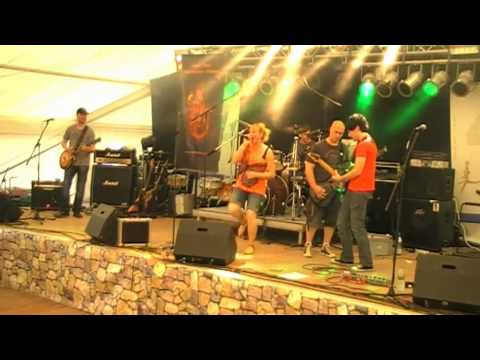 Eve & The Beats - Killing In The Name Of