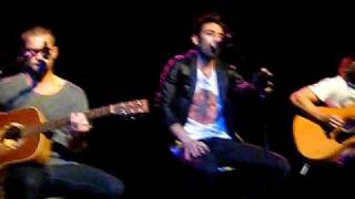 Amy Meredith - Born to Live (Acoustic)