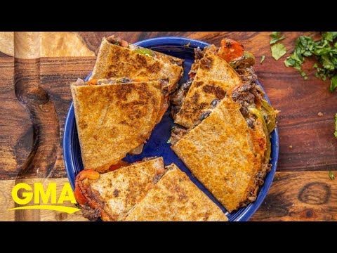Kevin Curry shows Ginger Zee the recipe for quesadilla under 400 calories l GMA Digital