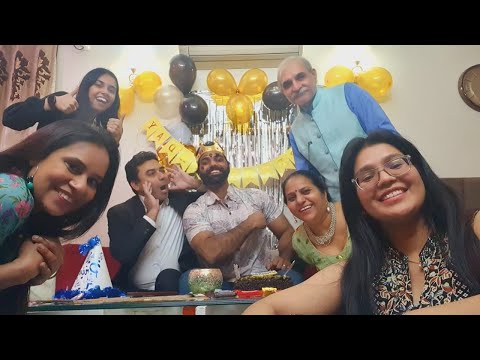 Happy Birthday to you Utkarsh beta 🎂🎉🎈💐 cake cutting ke bich main hi Kam krne lga 😎🥳