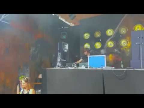 Jonas Saalbach play "William Medagli,Thallulah & Jose Maria Ramon - NO INFINTIY"