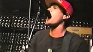 Blink 182 - 03 - Aliens Exist (Live In San Diego 7-25-00)