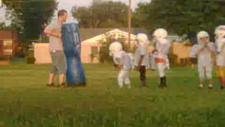 preview picture of video 'Tiny Mite Pop Warner - first practice'
