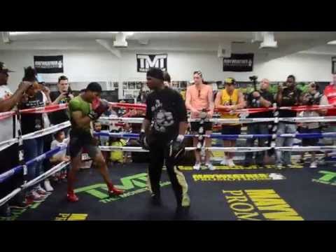 DSC 9541 SHAWN PORTER TRAINS FOR ADRIEN BRONER