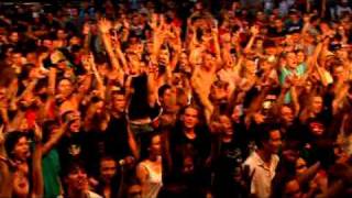 Music video thumbnail preview for Rómeó Vérzik - Kezeket neki a falnak (Official) by Rómeó vérzik