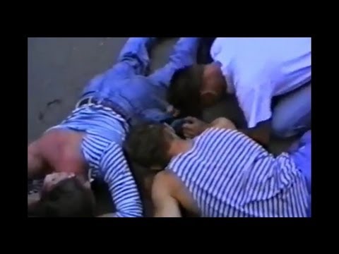 ВДВ против полицаев! Жесть! Смотреть до конца!
