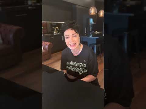 Sarah McLeod - Money (We're Only In It For Love) piano version