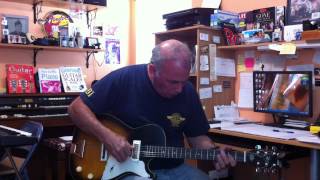 Video thumbnail for Harmony Stratotone H45 Guitar (Restored) by alanwolf2000
