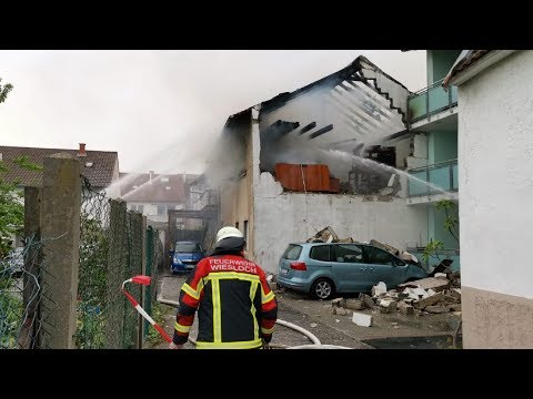 [EXPLOSION IN WOHNHAUS & VOLLBRAND] FEUERWEHR WIESLOCH im GROSSEINSATZ | - 1 SCHWERVERLETZTER -