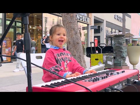 Joy To The World - 4-Year-Old AMAZED EVERYONE