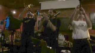 Steamboat Jazz Band - i'll fly away  The Man in the Moon  Vitoria Gasteiz 19 07 2014