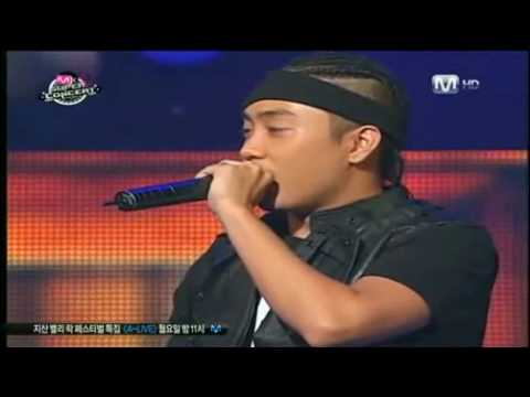 Eun Jiwon - Dangerous + Siren (M.net M Super Concert )