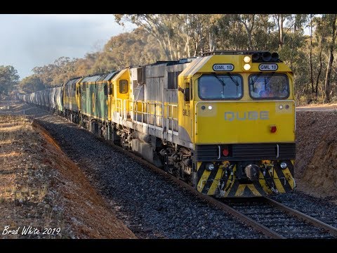 QUBE's First SG grain on the Mildura Line: GML10, 8044 and 8030 on 7761V at Dunolly- 27/5/19