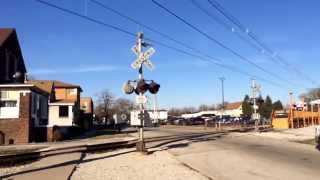 preview picture of video 'Metra railroad crossing at 127th and Winchester in Blue Island'