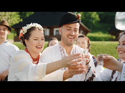 @AndreeaHaisan și @AlexandruBradatan - SUS PAHARUL PENTRU NAȘI 🍷