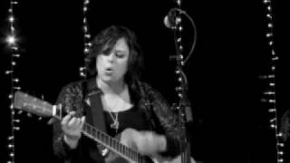 Anika Moa \ 1 @ Auckland Museum 070110