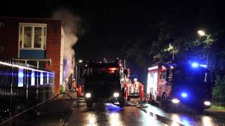 preview picture of video 'Grote brand in garagebedrijf Cornelis van Uitgeeststraat Zaandam'