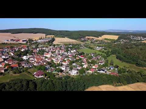 Letní panorama obce Chotíkov - srpen 2022