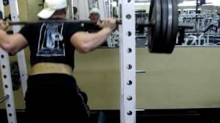 Travis Cadenhead squats Travis Cadenhead squats