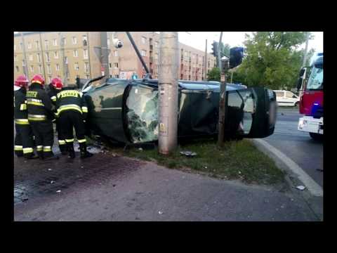 CZĘSTOCHOWA - Wypadek na skrzyżowaniu al. Pokoju/Wojska Polskiego