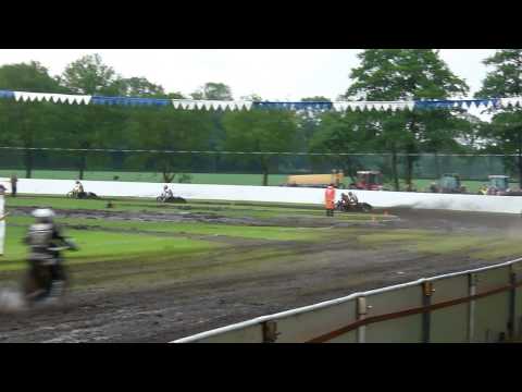 Grasbaanrace Opende 22 juni 2013. Heat 1  . 1e  Dirk fabriek 2e Vladimir Trofimov 3e Randy Oldenziel