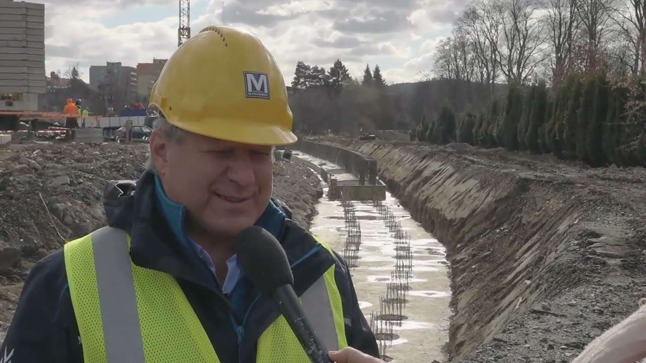 náhled z videa Stavba nového obchodního centra