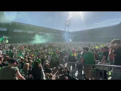 2022-05-15 SV Werder Bremen - SSV Jahn Regensburg - 2:0 - Schlusspfiff & Platzsturm