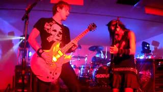 Live! Sick Puppies- Say My Name